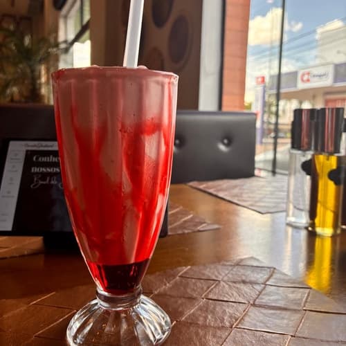 MILKSHAKE PROTEICO DE MORANGO