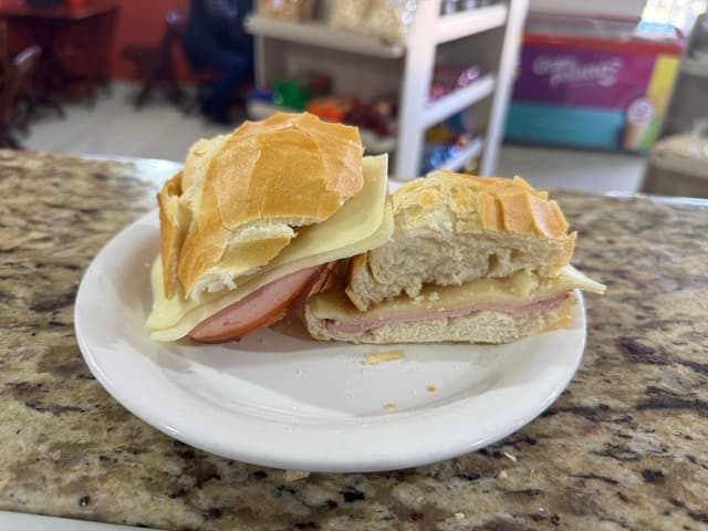 MISTO FRIO COM PEITO DE PERU